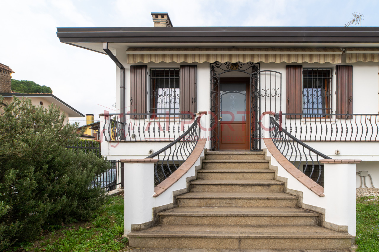 Foto Bifamiliare Piove di Sacco (Padova)