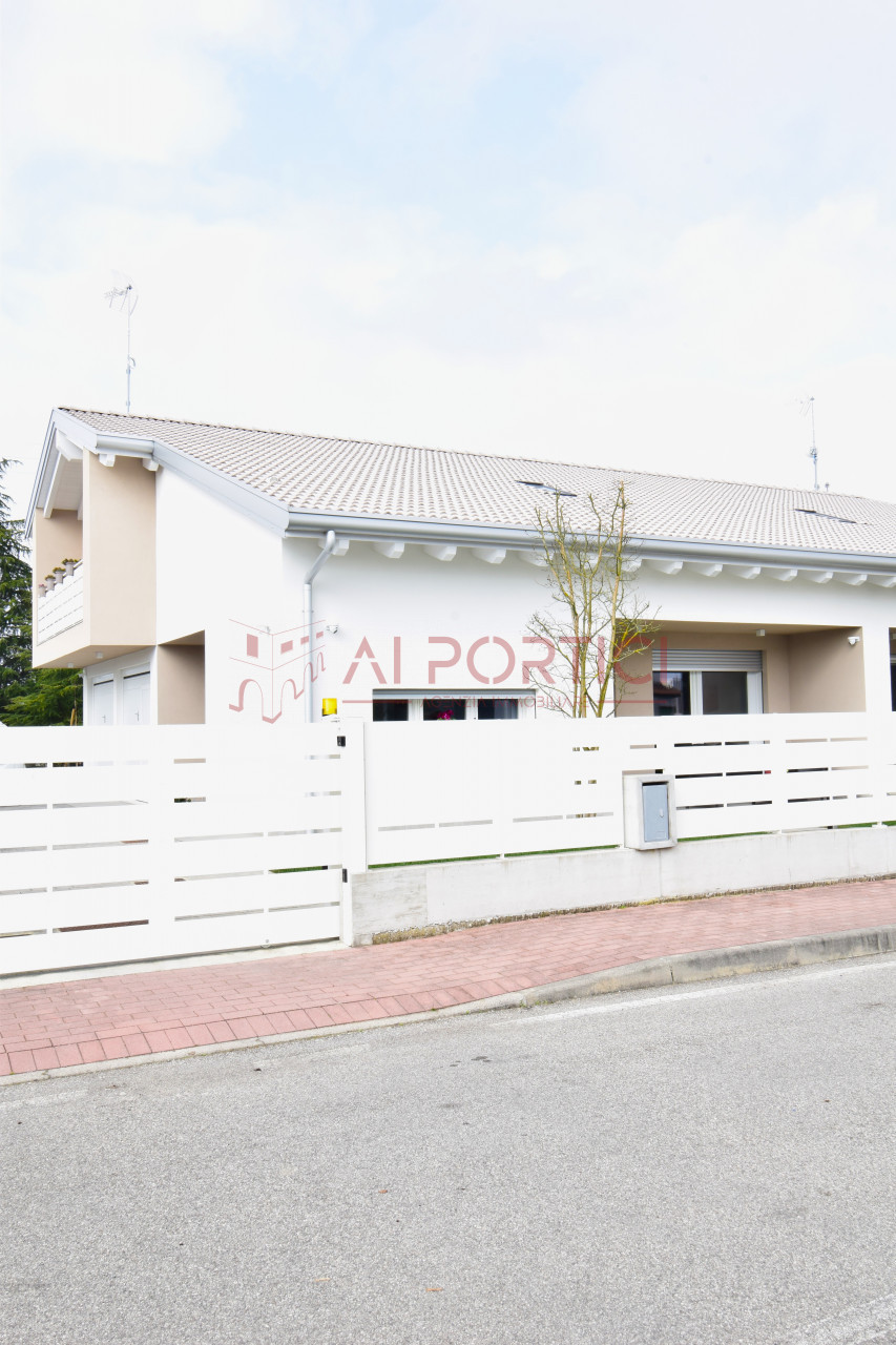 Foto Bifamiliare Fossò (Venezia)