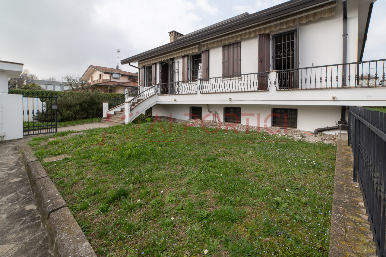 Foto Bifamiliare Piove di Sacco (Padova)