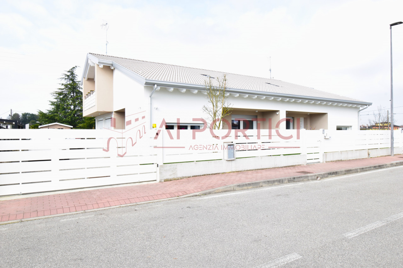 Foto Bifamiliare Fossò (Venezia)