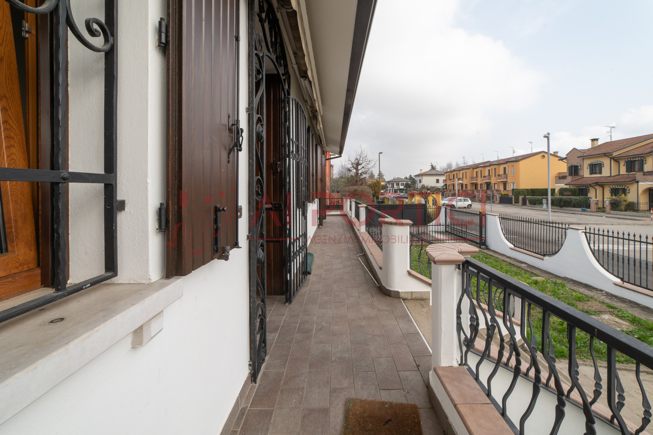 Foto Bifamiliare Piove di Sacco (Padova)