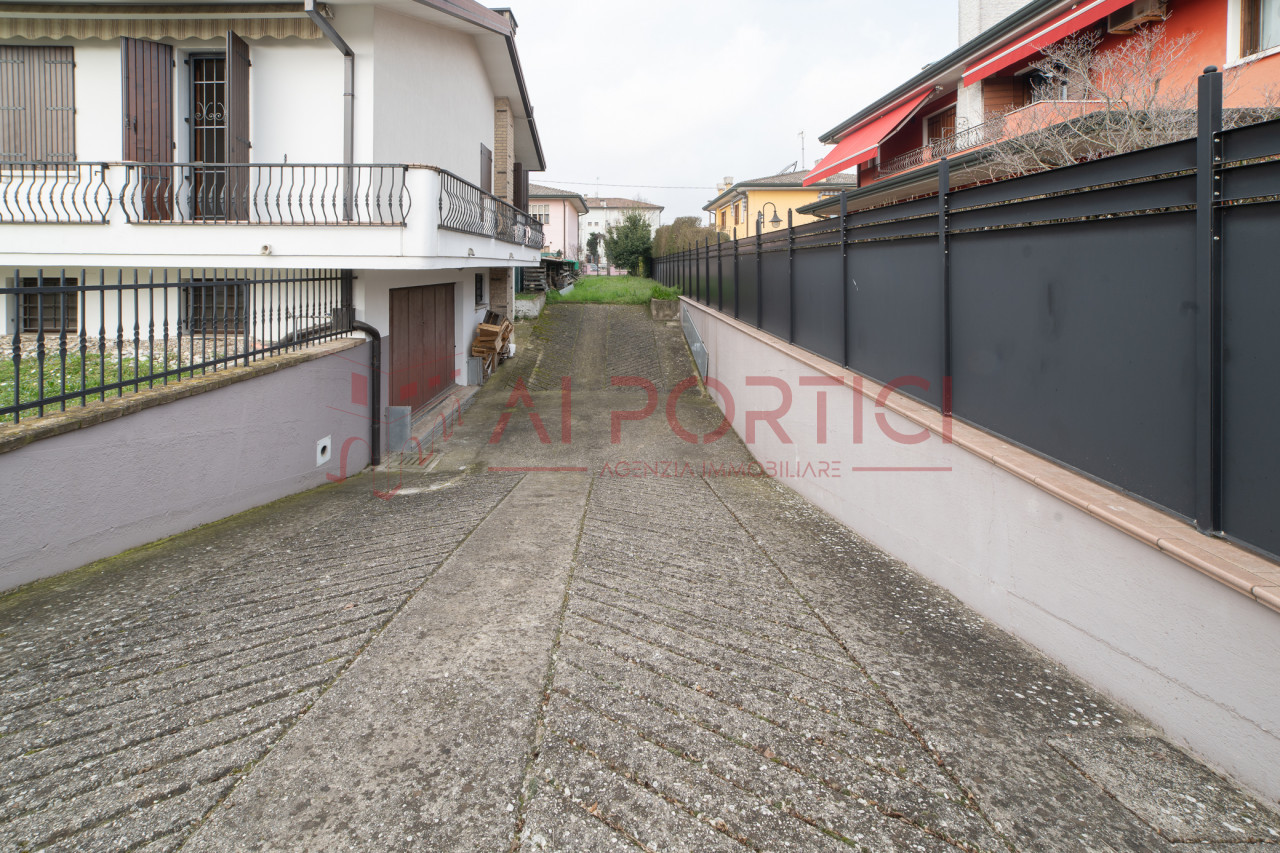 Foto Bifamiliare Piove di Sacco (Padova)